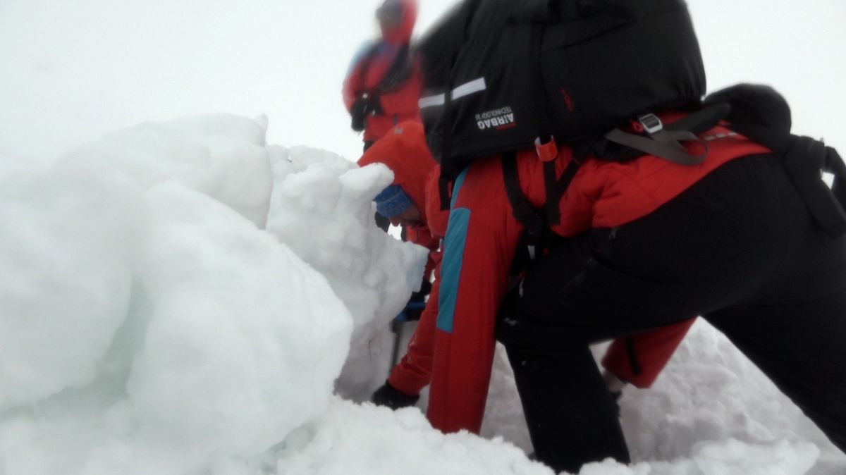 Dva nizozemské mladíky při lyžování ve Francii zavalila lavina